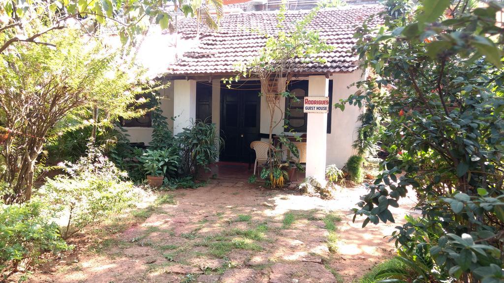 Rodrigues Guest House كالانغيُت المظهر الخارجي الصورة
